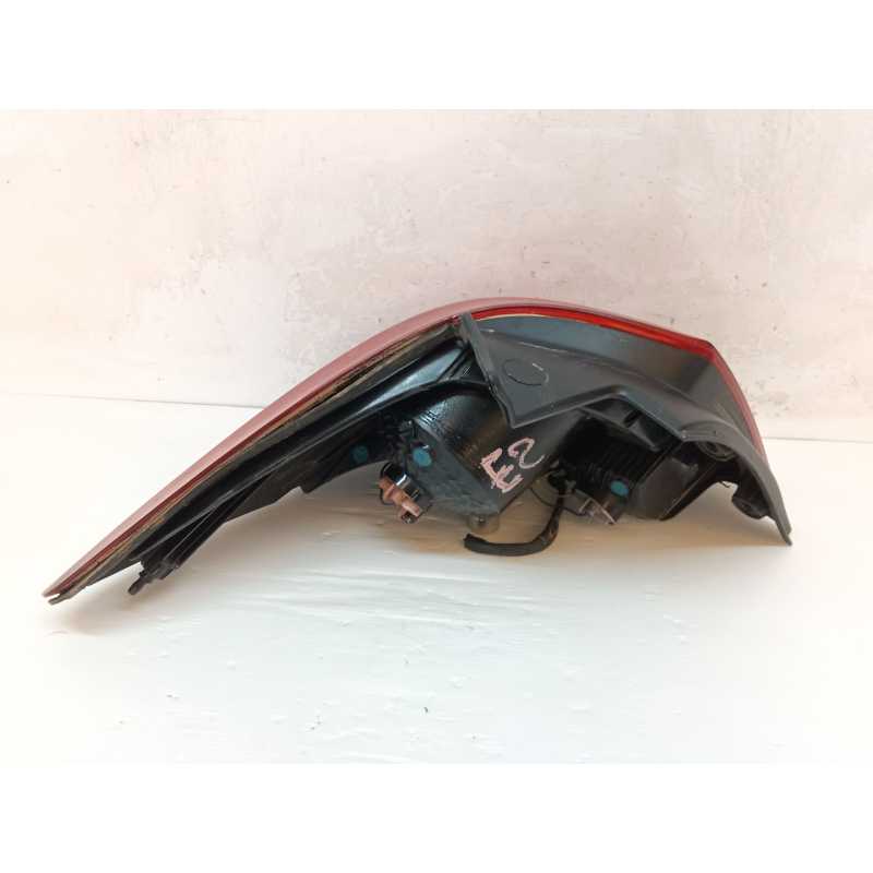 Recambio de piloto trasero derecho para chevrolet cruze hatchback (j305) 2.0 cdi referencia OEM IAM - Blanco 2