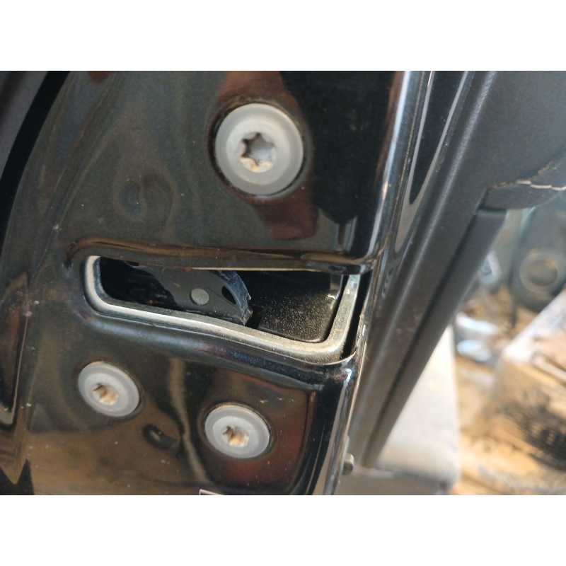 Recambio de cerradura puerta trasera izquierda para lexus nx referencia OEM IAM   