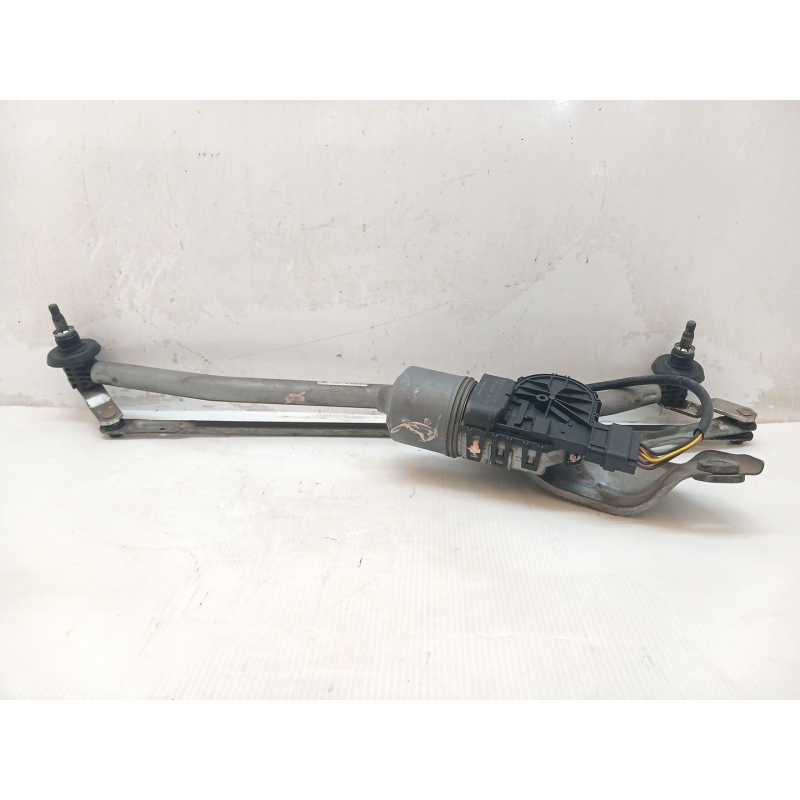 Recambio de motor limpia delantero para dacia sandero básico referencia OEM IAM 0390241544 8200619512 BOSCH