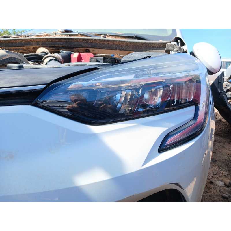 Recambio de faro izquierdo para renault clio v business edition referencia OEM IAM 260609987R  