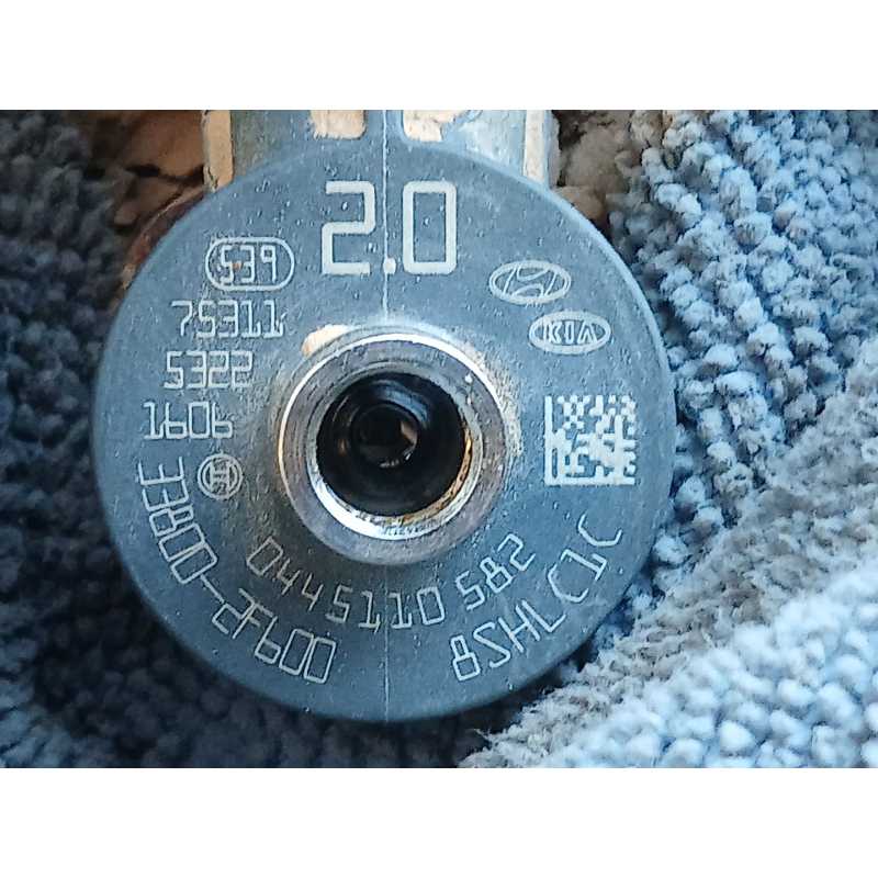 Recambio de inyector para hyundai santa fé iii (dm, dma) 2.0 crdi referencia OEM IAM 0445110585  BOSCH