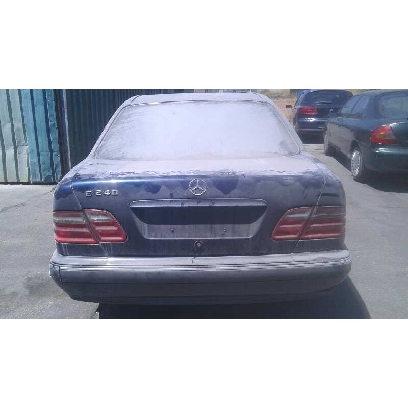 mercedes-benz clase e (w210) berlina del año 2000