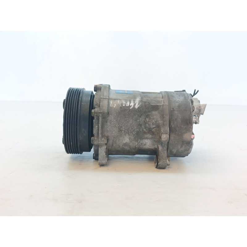 Recambio de compresor aire acondicionado para volkswagen golf iv (1j1) 1.9 tdi referencia OEM IAM 1J0820803K 1233 