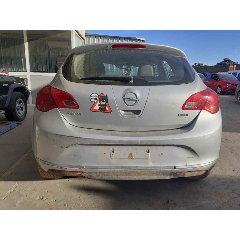 opel astra j lim. del año 2014