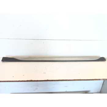 FALDON LATERAL DERECHO 2G7853856A 