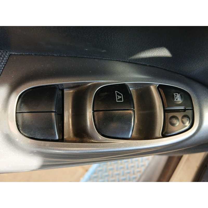 Recambio de mando elevalunas delantero izquierdo para nissan juke (f15) 1.6 referencia OEM IAM   