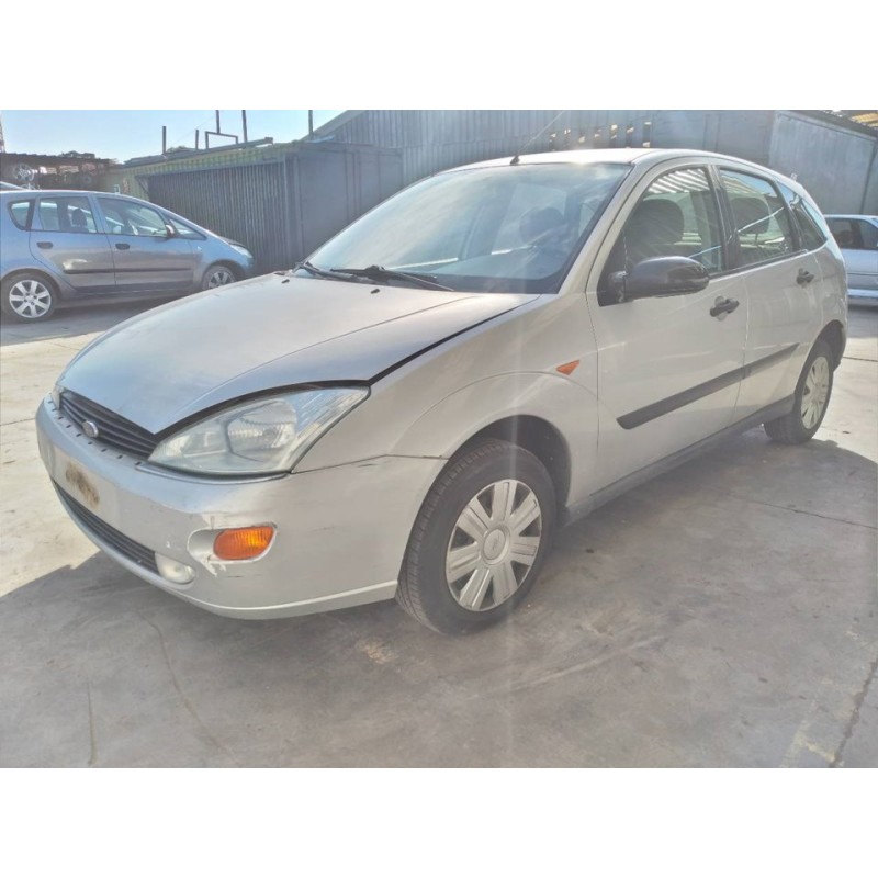 ford focus berlina (cak) del año 2001