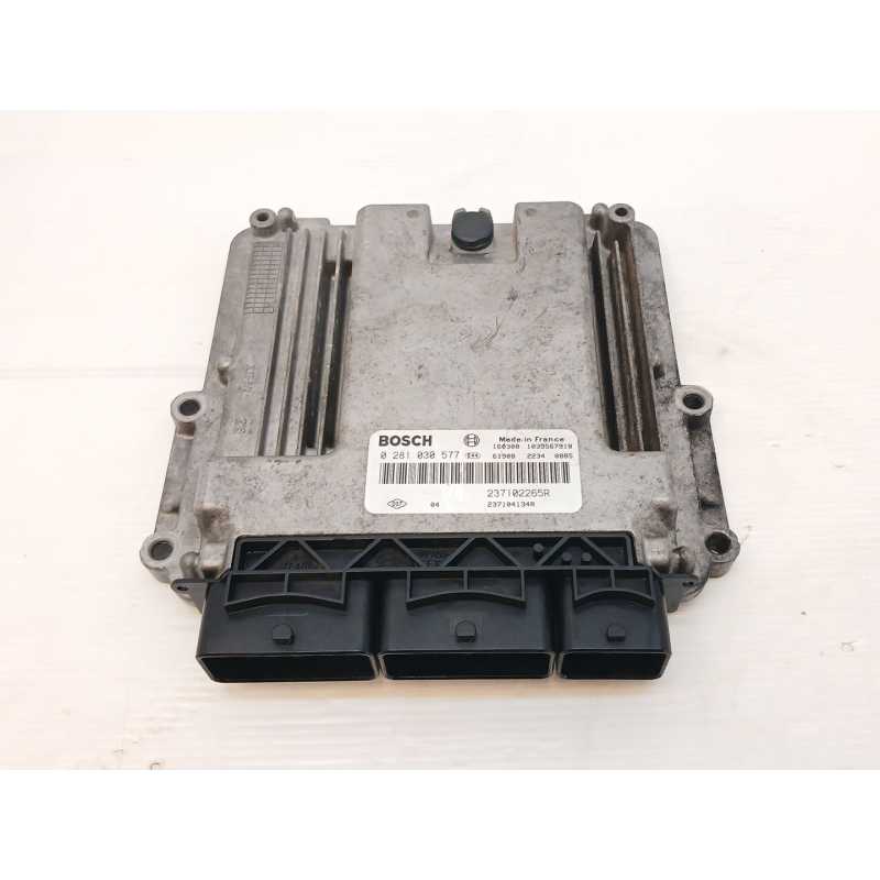 Recambio de centralita motor uce para renault master kombi l2h2 3,5t referencia OEM IAM 0281030577 237102265R BOSCH