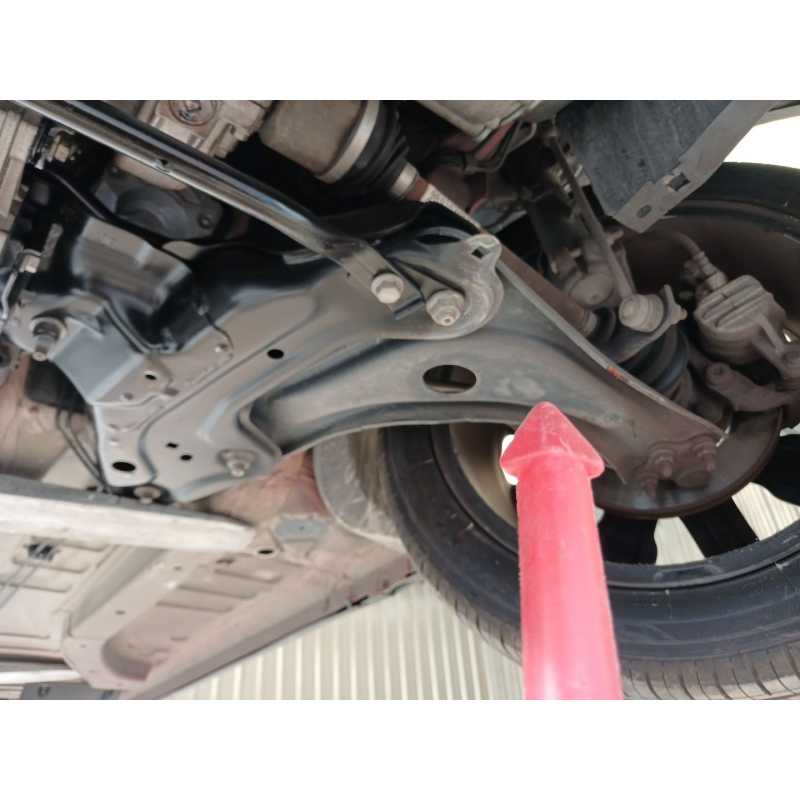 Recambio de brazo suspension inferior delantero izquierdo para citroën c4 cactus 1.2 thp 110 referencia OEM IAM   