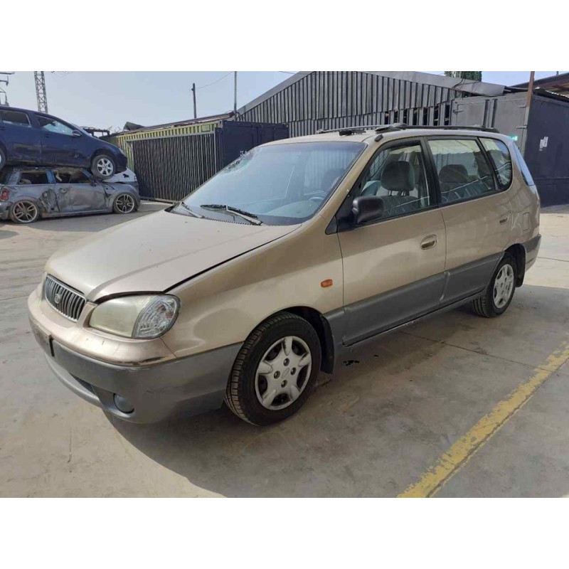 kia carens del año 2001