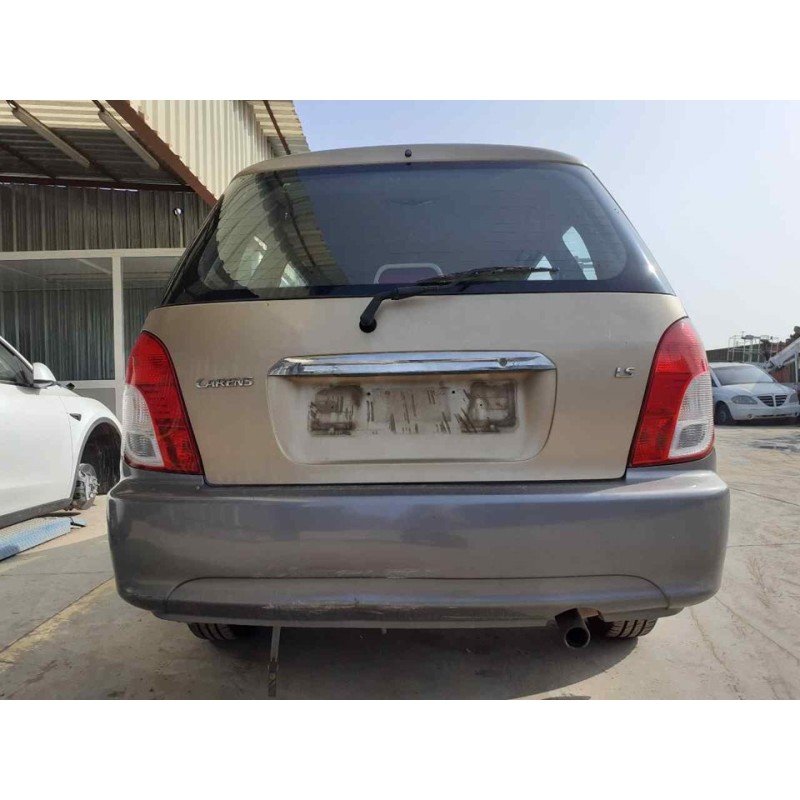kia carens del año 2001