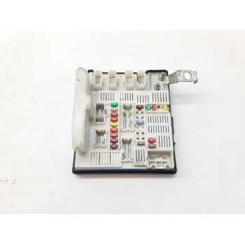 CAJA RELES / FUSIBLES 8201044237B 