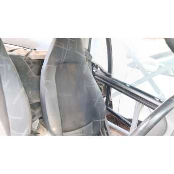 ASIENTO DELANTERO IZQUIERDO 