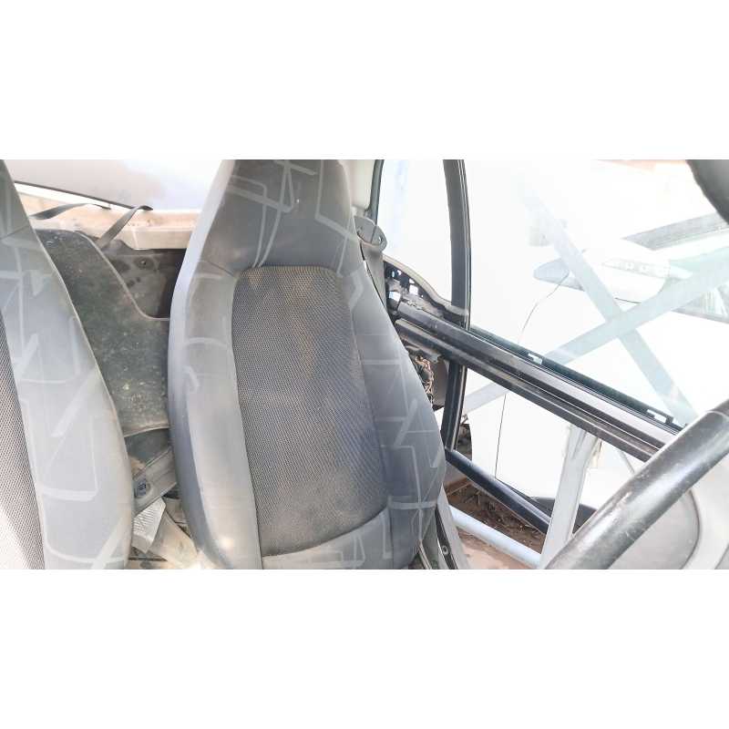 Recambio de asiento delantero izquierdo para smart coupe fortwo coupe cdi referencia OEM IAM   
