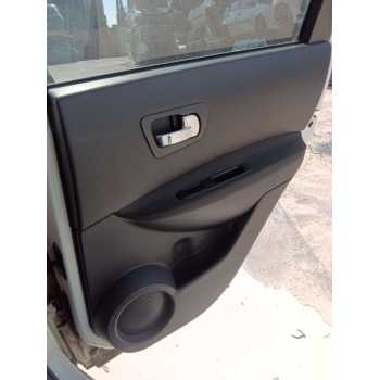 GUARNECIDO PUERTA TRASERA DERECHA 