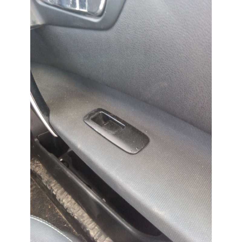 Recambio de mando elevalunas delantero derecho para nissan qashqai i (j10, nj10) 2.0 dci referencia OEM IAM   