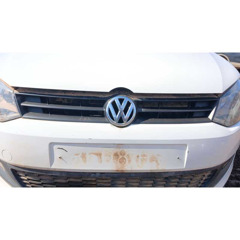 Recambio de rejilla delantera para volkswagen polo (6r1) referencia OEM IAM   