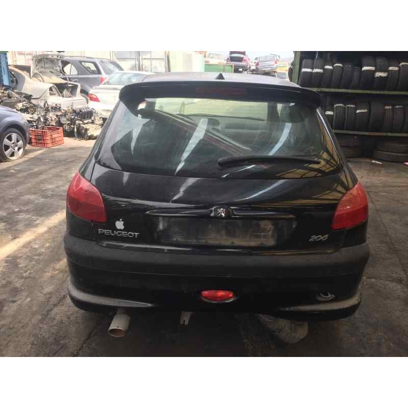 peugeot 206 berlina del año 2001
