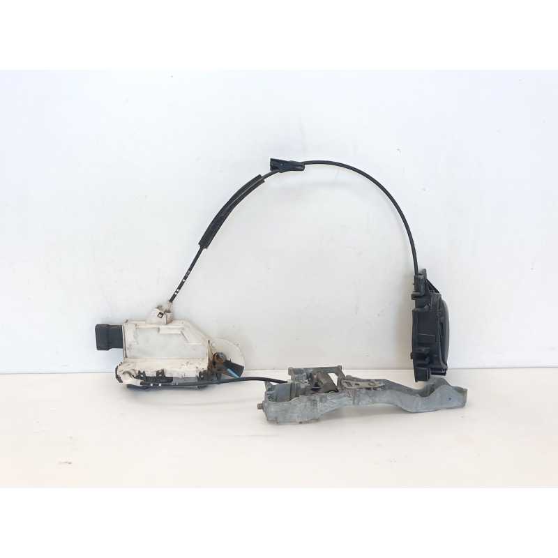 Recambio de cerradura puerta delantera izquierda para peugeot partner kombi confort referencia OEM IAM 828406  