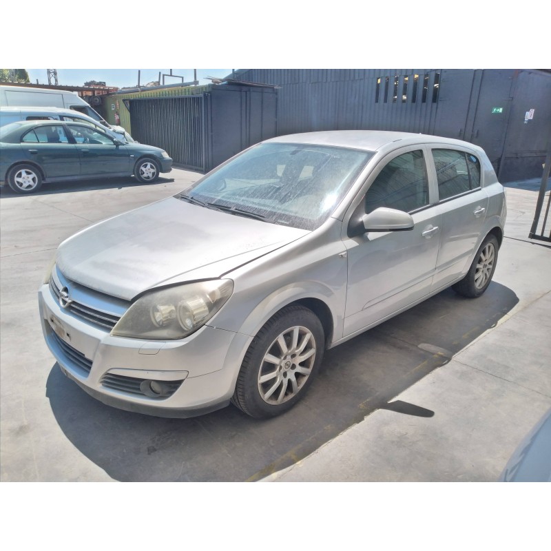 opel astra h berlina del año 2004