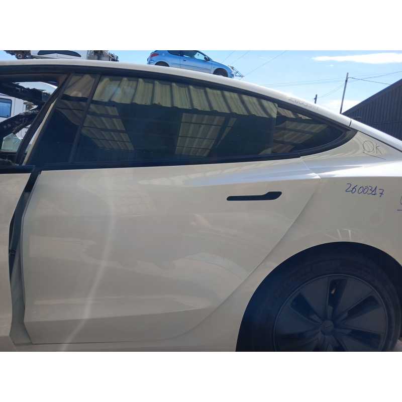 Recambio de puerta trasera izquierda para tesla model 3 ev referencia OEM IAM   