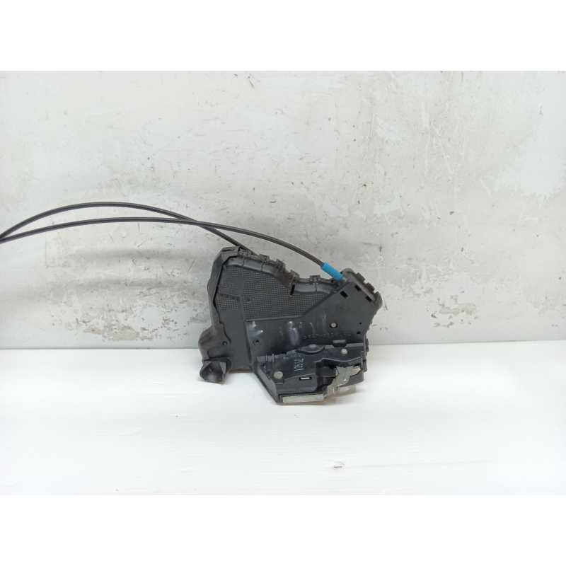 Recambio de cerradura puerta delantera derecha para toyota auris hybrid active referencia OEM IAM 12612  