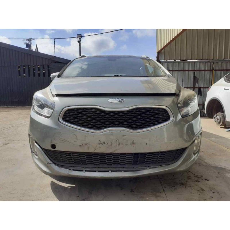 kia carens ( ) del año 2013