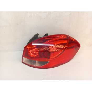 PILOTO TRASERO DERECHO 8200586844 