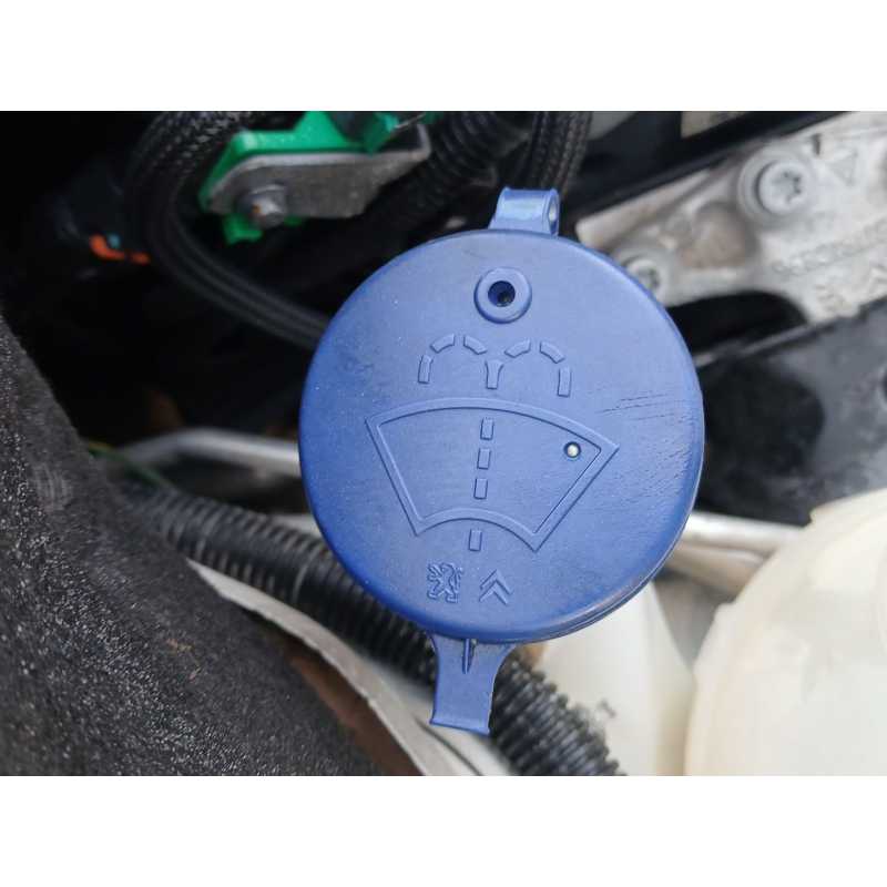 Recambio de deposito limpia para peugeot 208 style referencia OEM IAM   