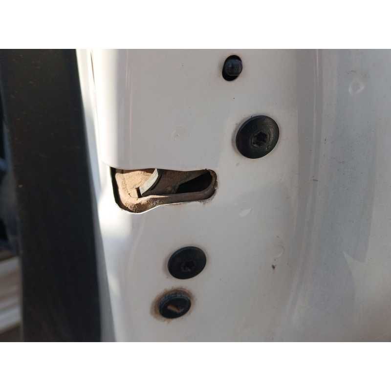 Recambio de cerradura puerta trasera derecha para peugeot 208 style referencia OEM IAM   