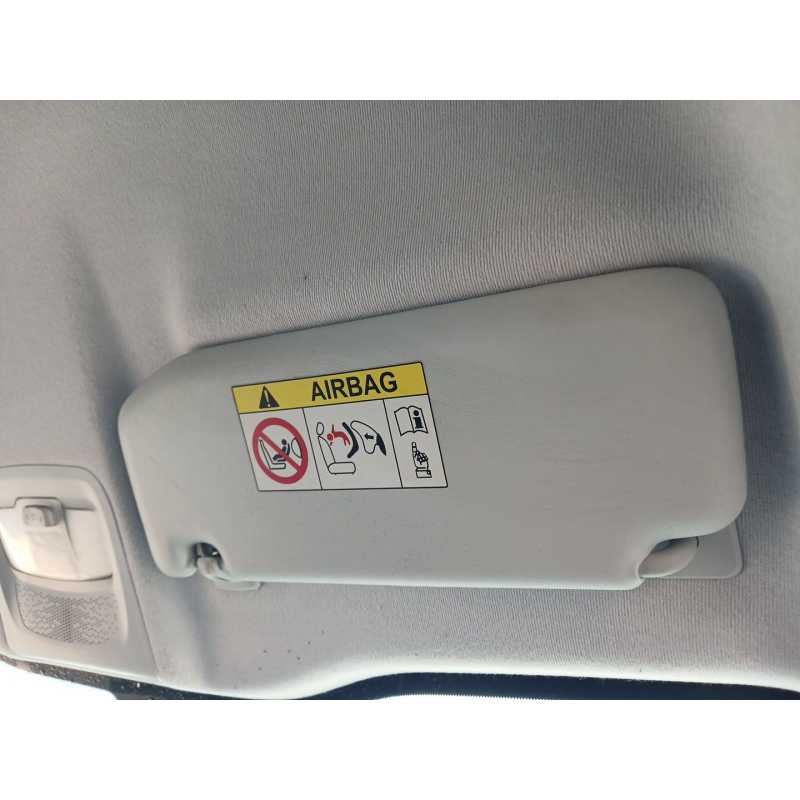 Recambio de parasol derecho para peugeot 208 style referencia OEM IAM   