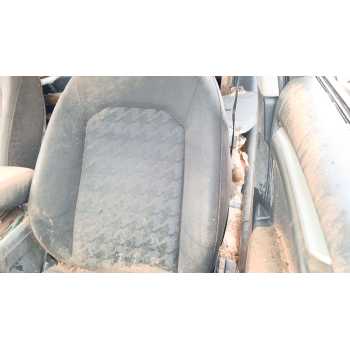 ASIENTO DELANTERO IZQUIERDO 