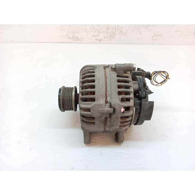 Recambio de alternador para nissan nv 200 (m20) kombi comfort referencia OEM IAM 8200728292C 0124525140 