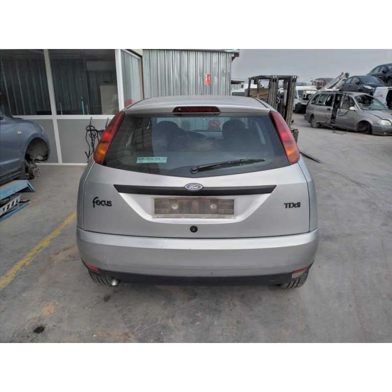 ford focus berlina (cak) del año 2001