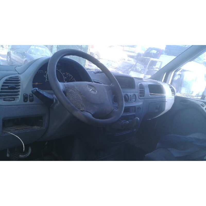 mercedes-benz sprinter 02.00  caja cerrada del año 2003