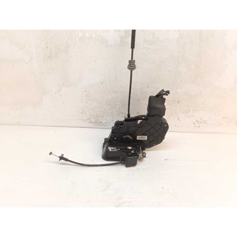 Recambio de cerradura puerta trasera derecha para volvo s40 berlina 2.0 d kinetic referencia OEM IAM 3069803  