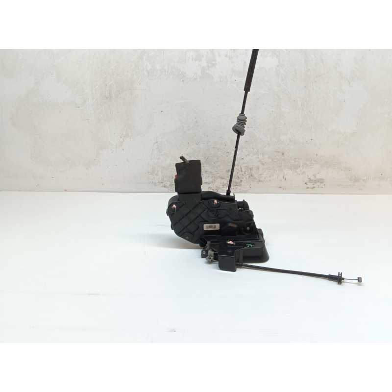 Recambio de cerradura puerta trasera izquierda para volvo s40 berlina 2.0 d kinetic referencia OEM IAM 30699797  
