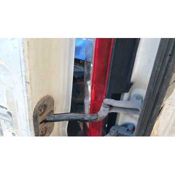 RETENEDOR PUERTA TRASERA IZQUIERDA 