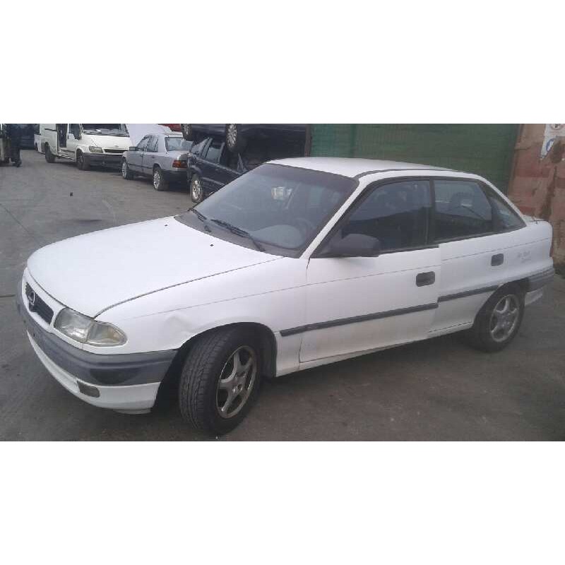 opel astra f berlina del año 1996