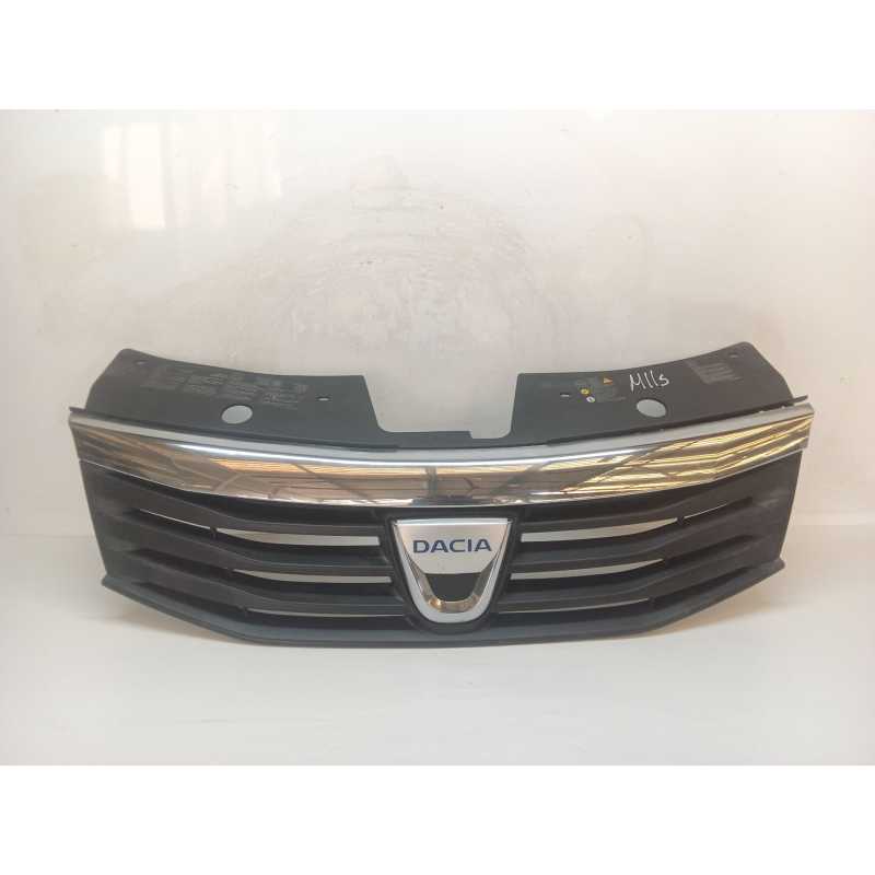 Recambio de rejilla delantera para dacia sandero (bs_) 1.6 (bs0d, bs0b, bs0f, bs0h) referencia OEM IAM 8200735104  