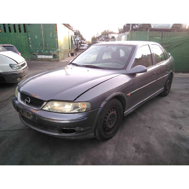 opel vectra b berlina del año 2002