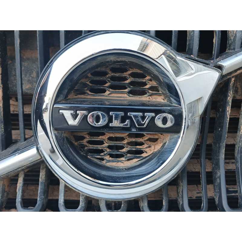 Recambio de panel frontal para volvo xc 40 basis 2wd referencia OEM IAM   
