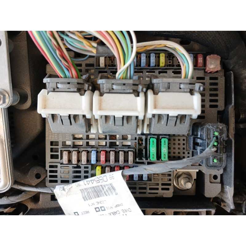 Recambio de caja reles / fusibles para peugeot 508 i (8d_) 1.6 bluehdi 120 referencia OEM IAM   