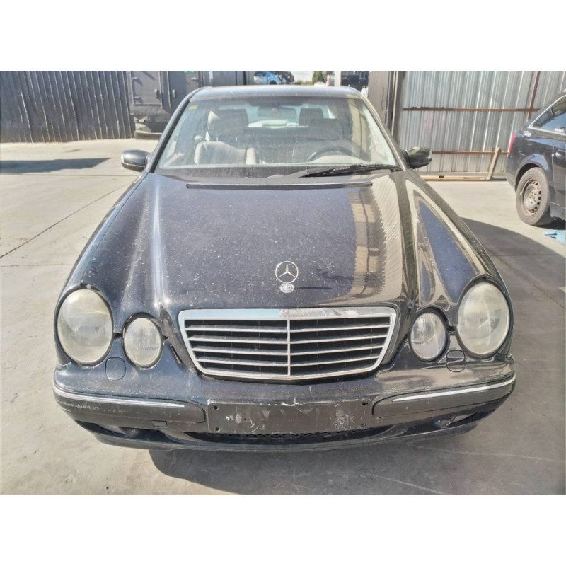 mercedes-benz clase e (w210) berlina del año 2000
