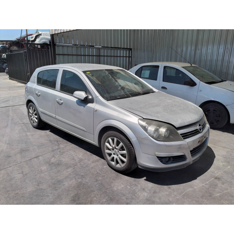 opel astra h berlina del año 2004