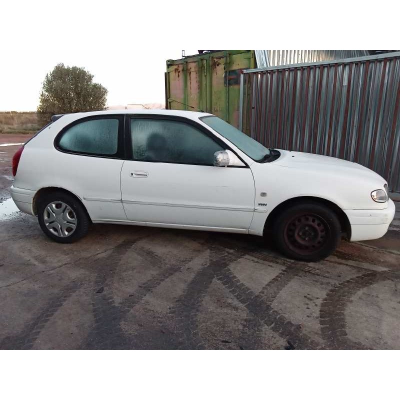 toyota corolla (e11) del año 2001