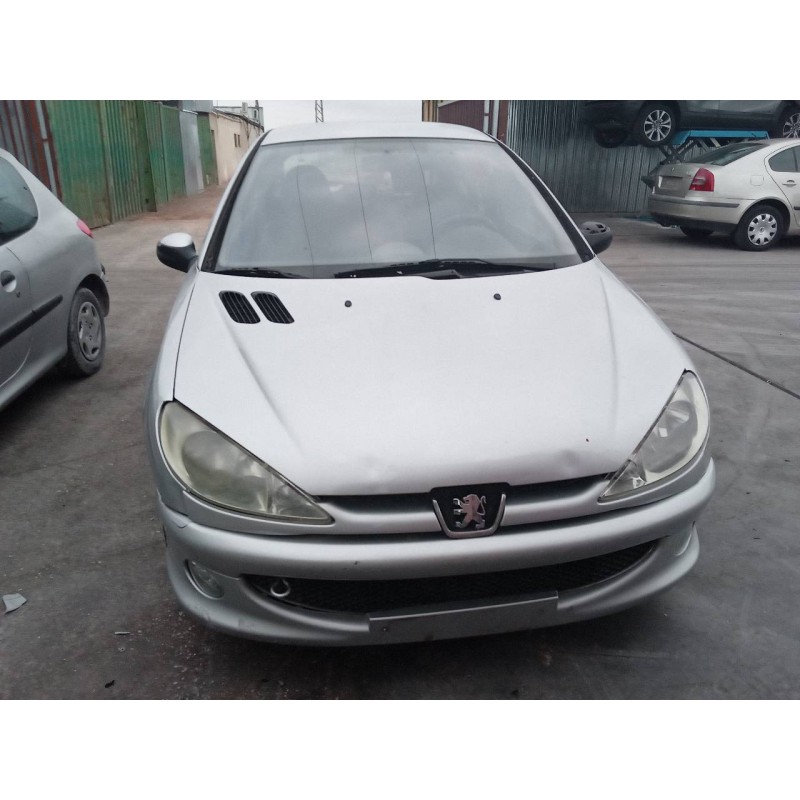 peugeot 206 berlina del año 2004