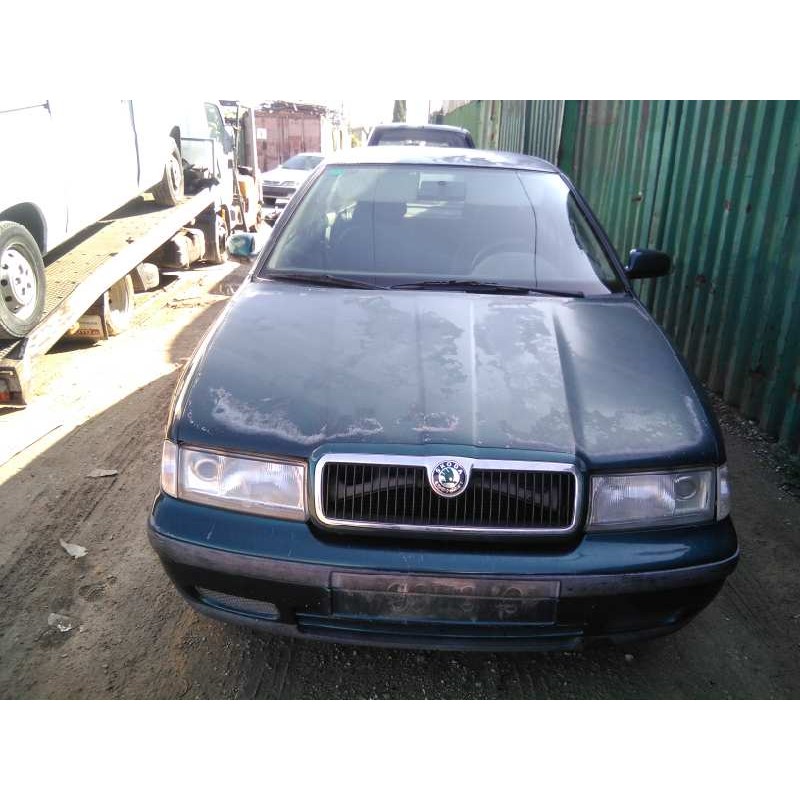 skoda octavia berlina (1u2) del año 1999