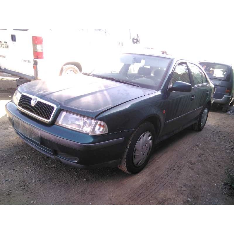 skoda octavia berlina (1u2) del año 1999