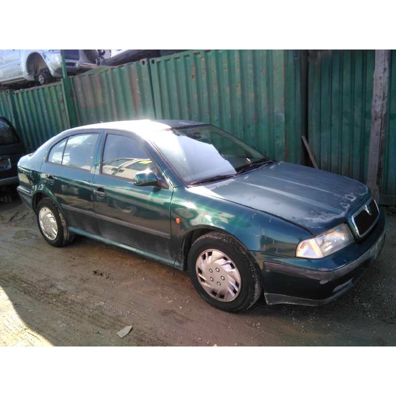skoda octavia berlina (1u2) del año 1999